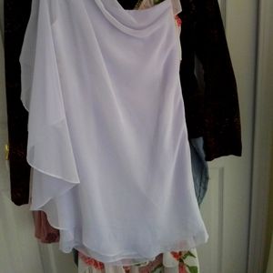 Dress chiffon..  One side shoulder arm..very classy..